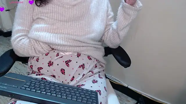 Snapshot of _samara chatting on 11/08/25, 03:12 samara online show from 11/08/25, 03:12