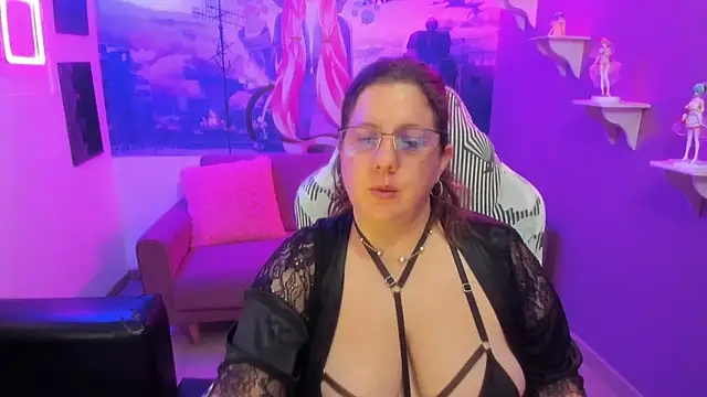 katie joness  online show from 12/06/24, 03:55