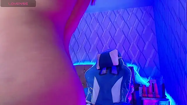 NicolleTaylor online show from 10/29/25, 03:42