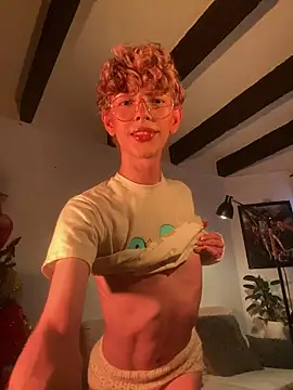 Snapshot of lyamthommpson chatting on 12/01/25, 08:14 lyamthommpson online show from 12/01/25, 08:14