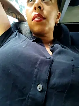 Snapshot of Emily_Wane chatting on 11/20/25, 04:07 Emily Wane online show from 11/20/25, 04:07