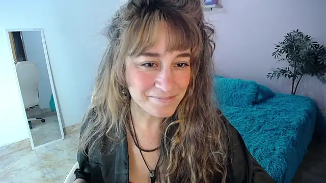 Paula Paz online show from 11/22/25, 04:50