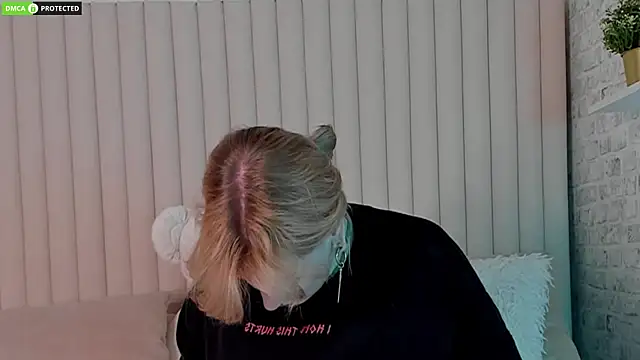 RachelCart online show from 11/17/25, 03:12