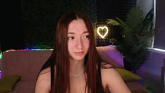 Snapshot of YasmineWest chatting on 10/08/25, 07:39 YasmineWest online show from 10/08/25, 07:39