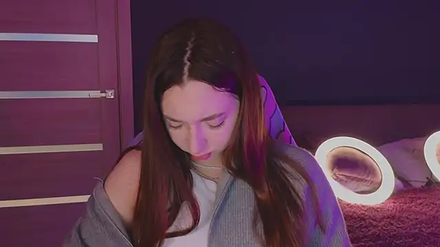 Snapshot of YasmineWest chatting on 10/10/25, 01:48 YasmineWest online show from 10/10/25, 01:48