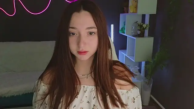 Snapshot of YasmineWest chatting on 10/12/25, 01:37 YasmineWest online show from 10/12/25, 01:37