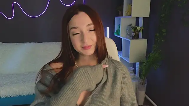 Snapshot of YasmineWest chatting on 10/16/25, 07:31 YasmineWest online show from 10/16/25, 07:31