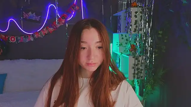 Snapshot of YasmineWest chatting on 10/21/25, 01:39 YasmineWest online show from 10/21/25, 01:39