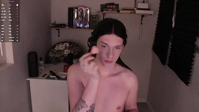 Snapshot of carthylovvve chatting on 01/30/25, 12:39 carthylovvve online show from 01/30/25, 12:39