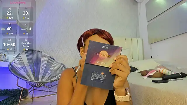 saray mardez online show from 10/14/25, 12:17