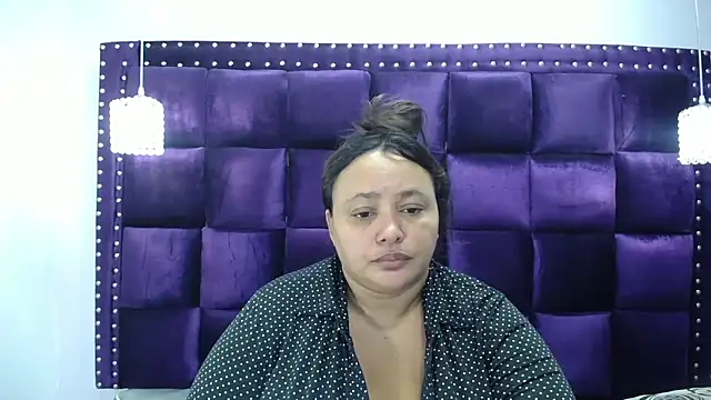 Snapshot of CrushOnMe_ chatting on 12/15/24, 02:41 CrushOnMe online show from 12/15/24, 02:41