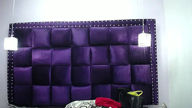 Snapshot of CrushOnMe_ chatting on 01/25/25, 07:28 CrushOnMe online show from 01/25/25, 07:28