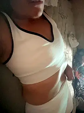 Snapshot of loiracps chatting on 09/16/25, 04:52 loiracps online show from 09/16/25, 04:52