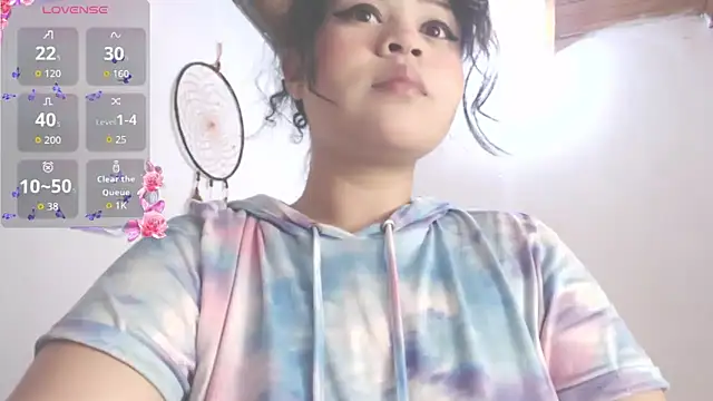 Snapshot of Amara18_ chatting on 10/22/25, 10:15 Amara18 online show from 10/22/25, 10:15