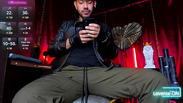 Snapshot of LatinMilk_ chatting on 12/06/24, 04:36 LatinMilk online show from 12/06/24, 04:36