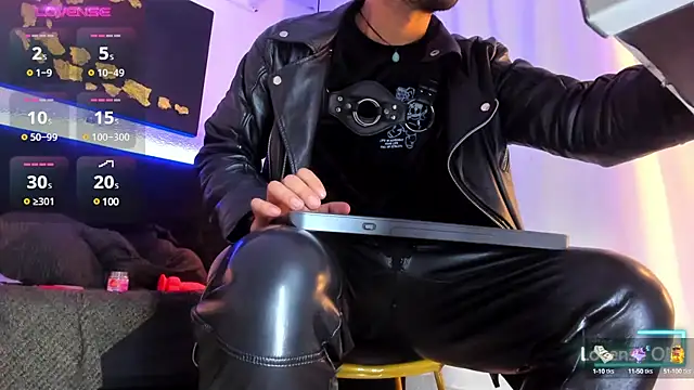 Snapshot of LatinMilk_ chatting on 01/19/25, 05:58 LatinMilk online show from 01/19/25, 05:58