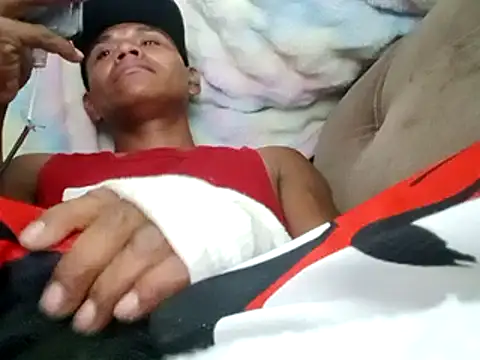 Snapshot of Moreno1813 chatting on 03/18/25, 05:53 Moreno1813 online show from 03/18/25, 05:53