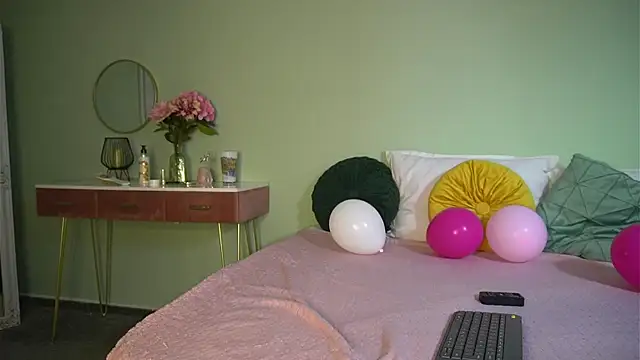 Snapshot of HaileyMoonn chatting on 03/11/25, 10:29 HaileyMoonn online show from 03/11/25, 10:29