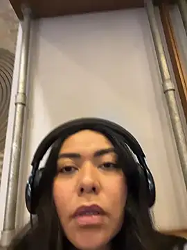 PetitLumiere online show from 10/15/25, 09:04