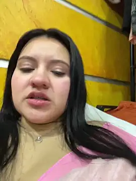 Snapshot of dannarossy_ chatting on 01/18/25, 08:31 dannarossy online show from 01/18/25, 08:31