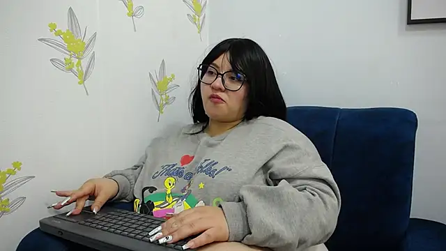 Snapshot of dannarossy_ chatting on 03/13/25, 02:12 dannarossy online show from 03/13/25, 02:12