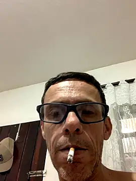 Snapshot of EdsonCota chatting on 09/10/25, 02:55 EdsonCota online show from 09/10/25, 02:55