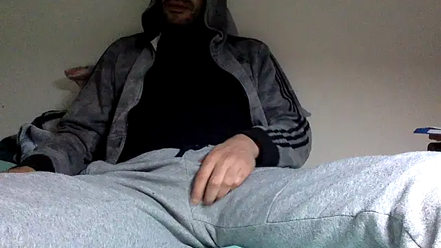 Snapshot of molozeb chatting on 11/18/25, 08:35 molozeb online show from 11/18/25, 08:35