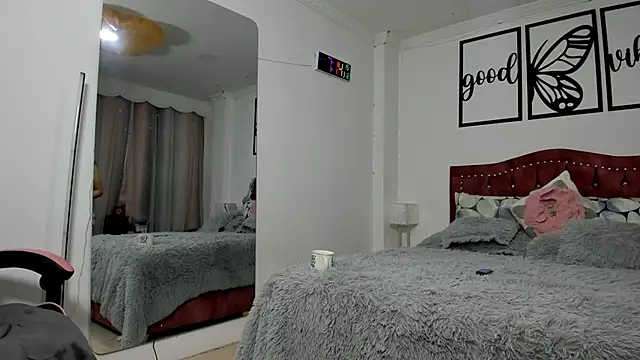 Snapshot of Marie_Mature chatting on 03/12/25, 12:15 Marie Mature online show from 03/12/25, 12:15