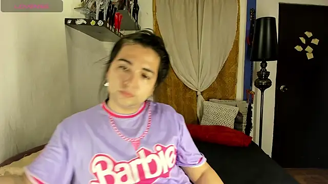 SARAMISHA online show from 11/01/25, 03:58