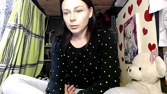 Snapshot of HarleyQuinn_69 chatting on 02/15/25, 08:01 HarleyQuinn 69 online show from 02/15/25, 08:01