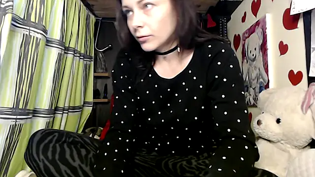 Snapshot of HarleyQuinn_69 chatting on 03/06/25, 08:27 HarleyQuinn 69 online show from 03/06/25, 08:27