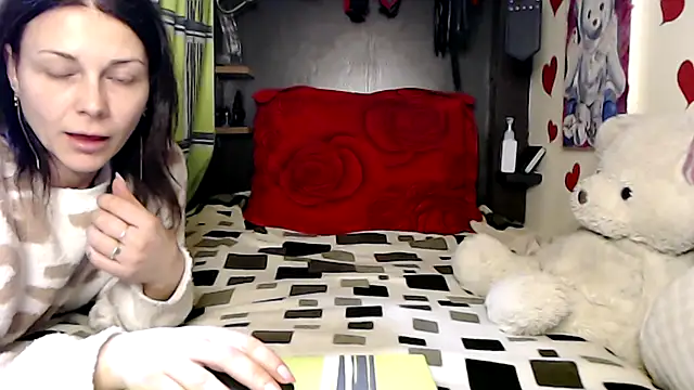 Snapshot of HarleyQuinn_69 chatting on 03/08/25, 05:22 HarleyQuinn 69 online show from 03/08/25, 05:22