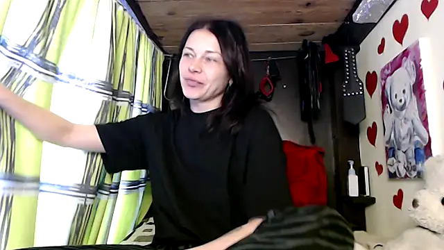 Snapshot of HarleyQuinn_69 chatting on 03/13/25, 06:37 HarleyQuinn 69 online show from 03/13/25, 06:37