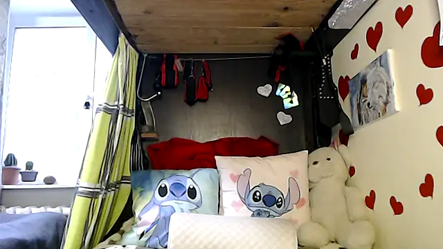 Snapshot of HarleyQuinn_69 chatting on 09/15/25, 02:50 HarleyQuinn 69 online show from 09/15/25, 02:50