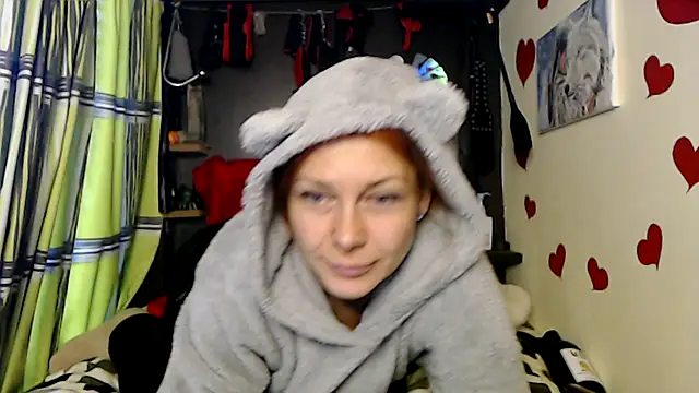 Snapshot of HarleyQuinn_69 chatting on 10/23/25, 11:42 HarleyQuinn 69 online show from 10/23/25, 11:42