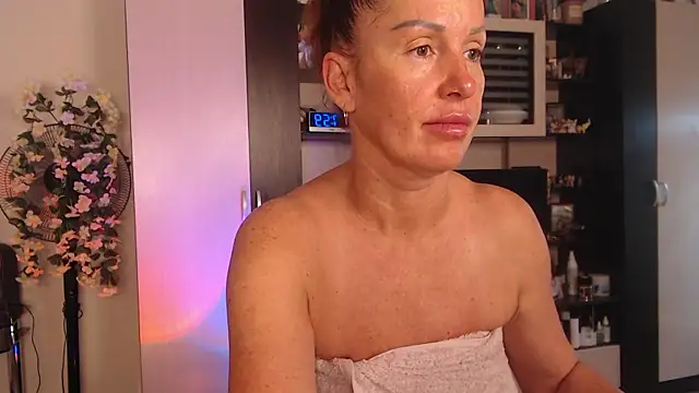 SheilaRyan online show from 10/18/25, 04:59