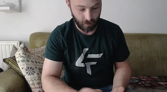 Snapshot of Piter9023 chatting on 12/19/24, 02:13 Piter9023 online show from 12/19/24, 02:13