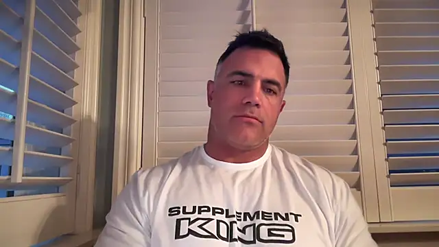 Snapshot of Bad_daddy21 chatting on 10/27/25, 02:10 Bad daddy21 online show from 10/27/25, 02:10