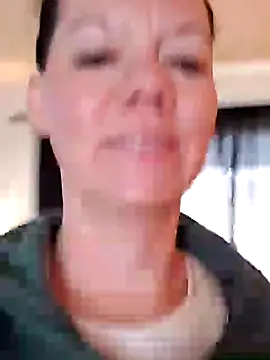 Snapshot of SidneyRaee chatting on 12/30/24, 05:44 SidneyRaee online show from 12/30/24, 05:44