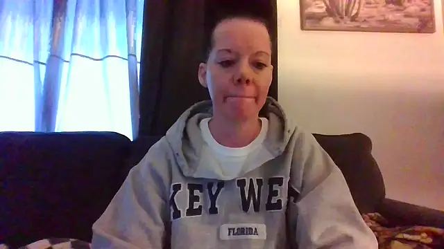 Snapshot of SidneyRaee chatting on 01/04/25, 09:52 SidneyRaee online show from 01/04/25, 09:52