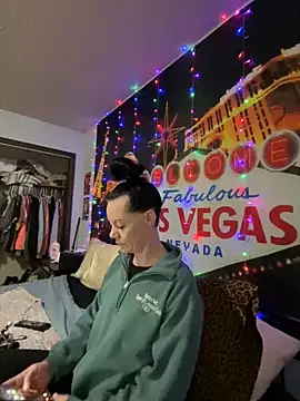 Snapshot of SidneyRaee chatting on 01/06/25, 07:45 SidneyRaee online show from 01/06/25, 07:45