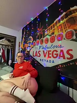 Snapshot of SidneyRaee chatting on 01/17/25, 06:02 SidneyRaee online show from 01/17/25, 06:02