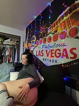 Snapshot of SidneyRaee chatting on 01/21/25, 05:41 SidneyRaee online show from 01/21/25, 05:41