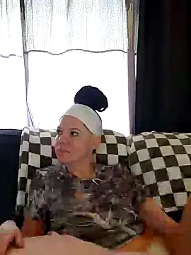 Snapshot of SidneyRaee chatting on 03/19/25, 06:55 SidneyRaee online show from 03/19/25, 06:55