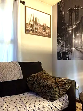 Snapshot of SidneyRaee chatting on 09/18/25, 05:48 SidneyRaee online show from 09/18/25, 05:48