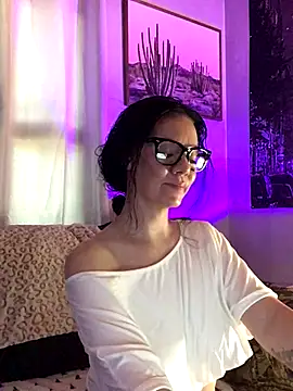 Snapshot of SidneyRaee chatting on 09/19/25, 04:51 SidneyRaee online show from 09/19/25, 04:51