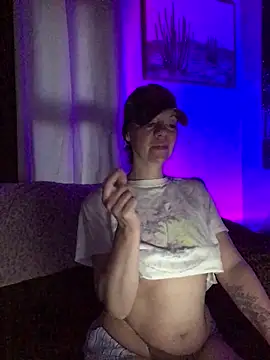 Snapshot of SidneyRaee chatting on 09/27/25, 12:32 SidneyRaee online show from 09/27/25, 12:32