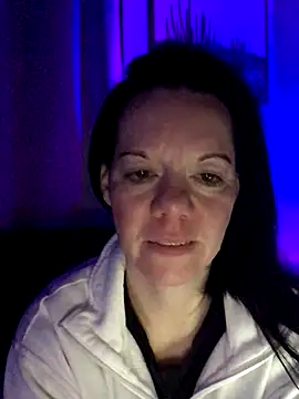 Snapshot of SidneyRaee chatting on 11/10/25, 11:42 SidneyRaee online show from 11/10/25, 11:42