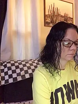 Snapshot of SidneyRaee chatting on 11/24/25, 03:01 SidneyRaee online show from 11/24/25, 03:01