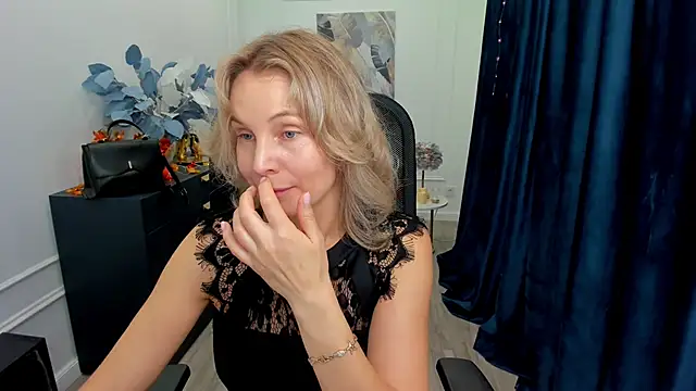 Sinty Devis online show from 10/19/25, 11:33